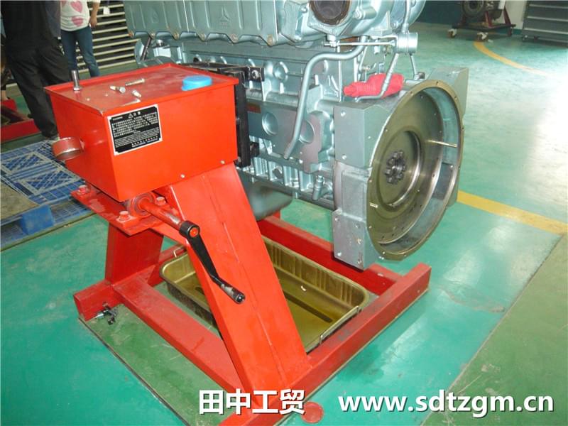 發(fā)動機翻轉(zhuǎn)架.jpg