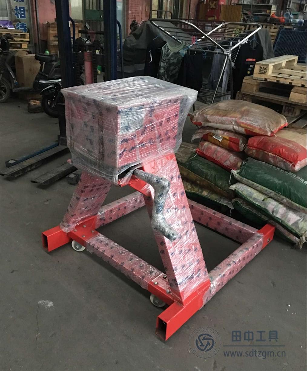 遼寧發(fā)動機翻轉(zhuǎn)架發(fā)貨圖