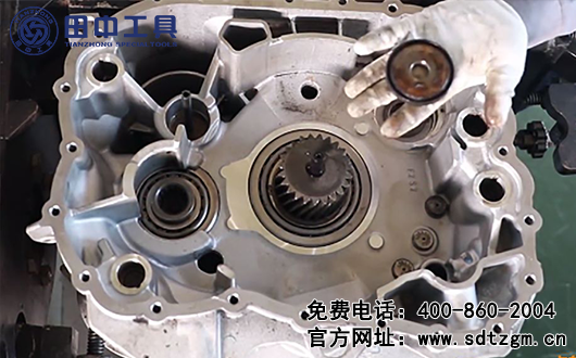 ZF16檔變速器拆卸，ZF變速箱維修工具