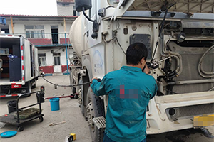 更換機(jī)油、變速箱齒輪油